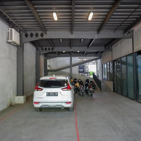 Reddoorz Plus Near Kawasan Sam Poo Kong Semarang Eksteriør billede