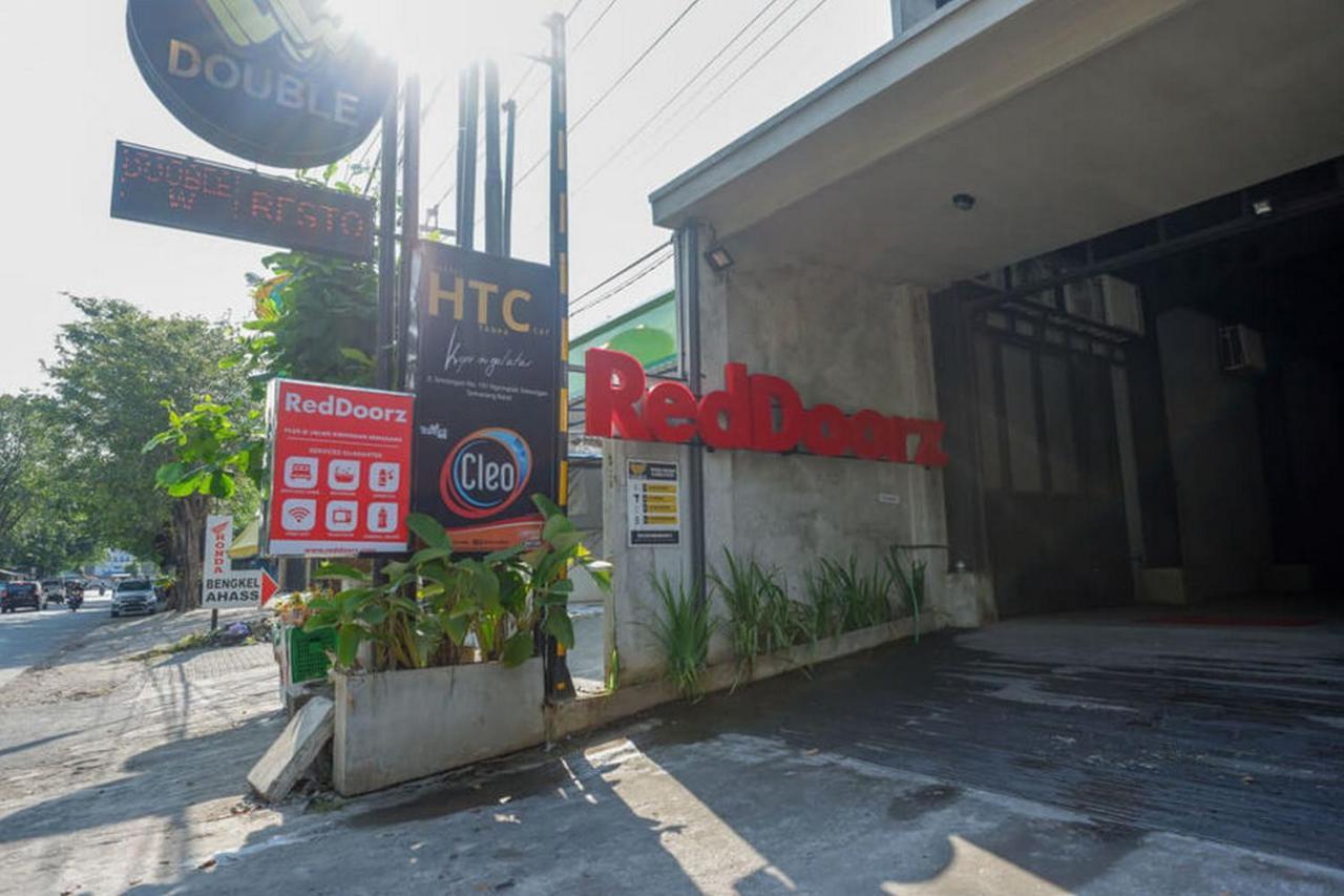 Reddoorz Plus Near Kawasan Sam Poo Kong Semarang Eksteriør billede