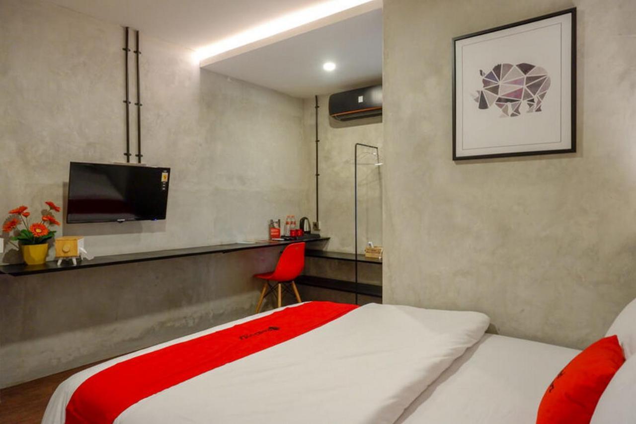 Reddoorz Plus Near Kawasan Sam Poo Kong Semarang Eksteriør billede