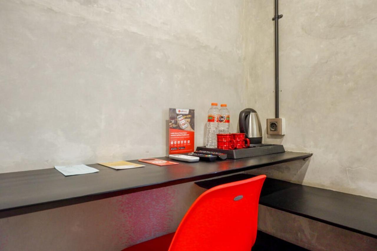 Reddoorz Plus Near Kawasan Sam Poo Kong Semarang Eksteriør billede