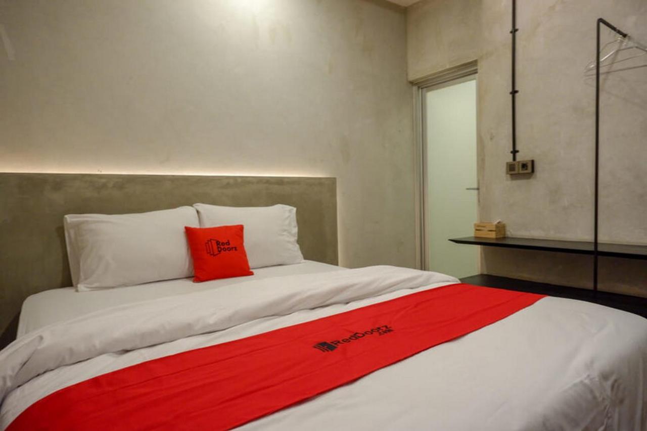 Reddoorz Plus Near Kawasan Sam Poo Kong Semarang Eksteriør billede