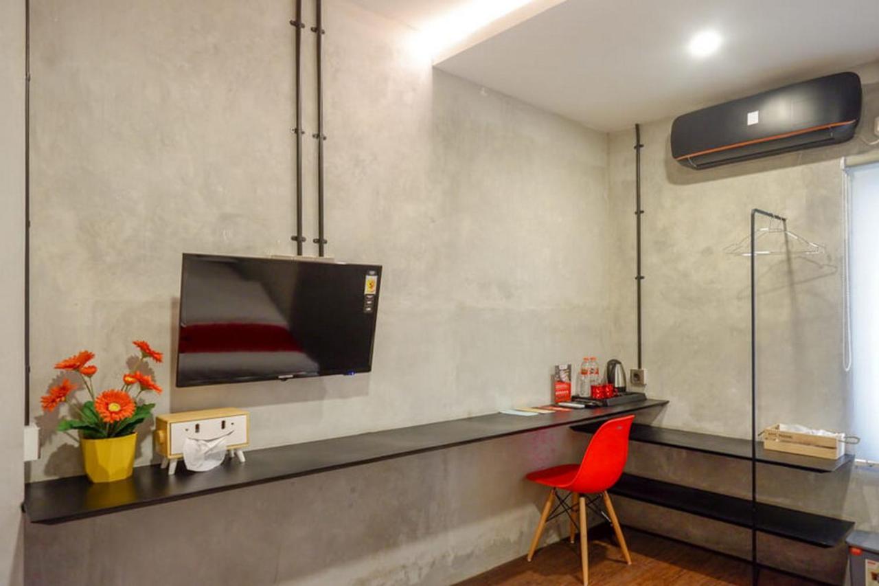 Reddoorz Plus Near Kawasan Sam Poo Kong Semarang Eksteriør billede